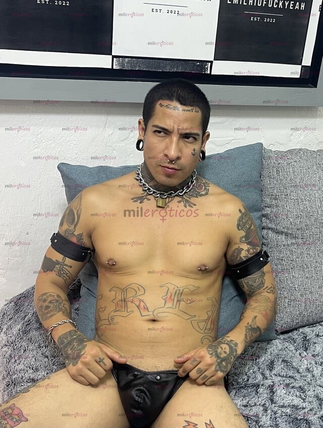 FOTOS DE BARBERO MACHO TATUADO VERGA GRUESA COGE DURO TRAGATE MIS MECOS