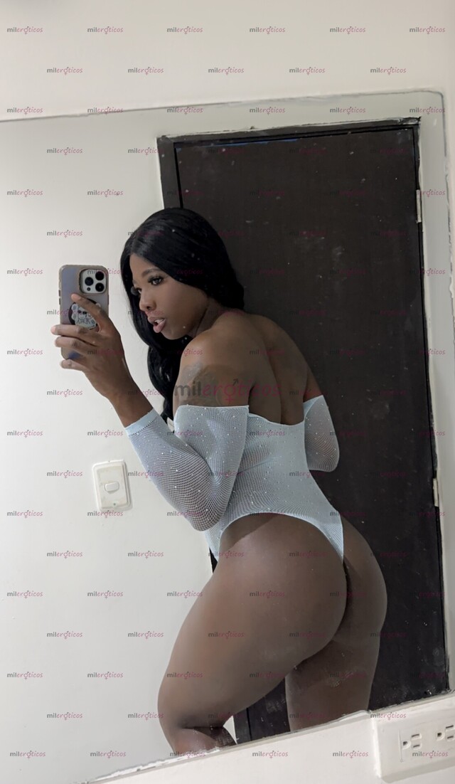 FOTOS DE EXÓTICA NEGRA TRANS DE TRASERO GRANDE, VERGONA 21CM REALES