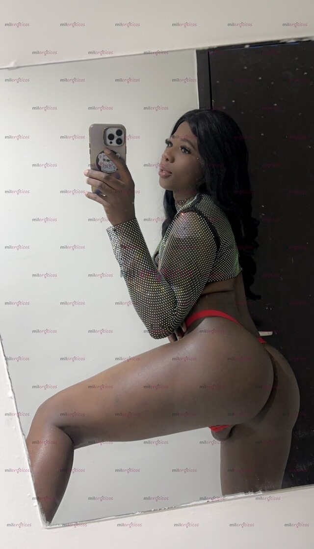 FOTOS DE EXÓTICA NEGRA TRANS DE TRASERO GRANDE, VERGONA 21CM REALES