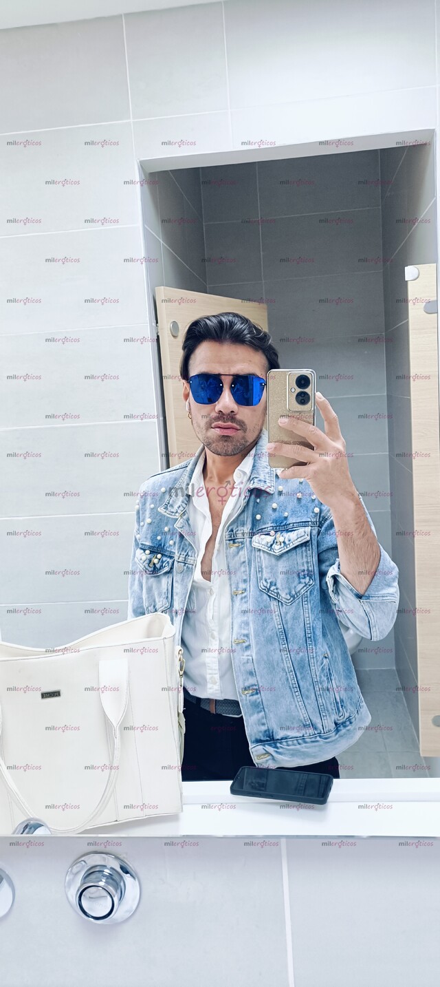 FOTOS DE ACOMPAÑAMIENTO VIP. ME GUSTA EL HELADO, LA COMIDA ITALIANA Y EL CINE.