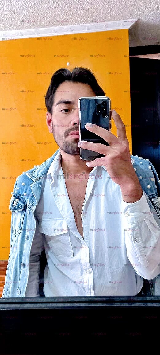 FOTOS DE ACOMPAÑAMIENTO VIP. ME GUSTA EL HELADO, LA COMIDA ITALIANA Y EL CINE.