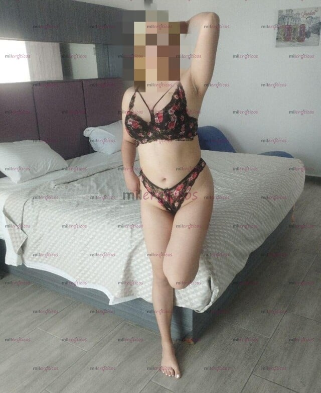 FOTOS DE RIQUÍSIMA INICIANDO SEXO ANAL Y LLUVIA DORADA