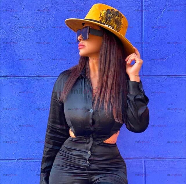 FOTOS DE ALESSANDRA GUAPÍSIMA,ELEGANTE CON CUERPAZO MUY ARDIENTE