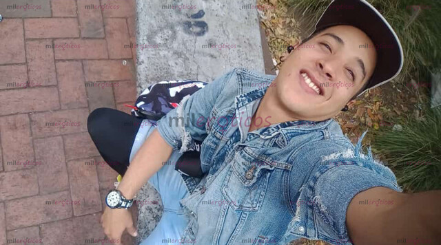 FOTOS DE JOVEN HOT CALIENTE, COMPLACIENTE VERGÓN 23CMTROS.