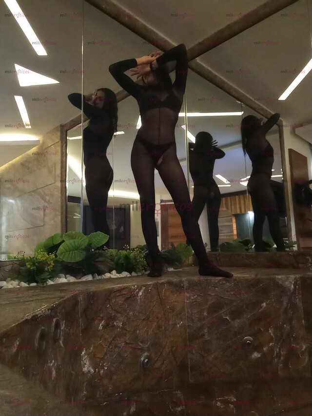 FOTOS DE DANI CHAVITA ELEGANTE COMPLACIENTE Y SUPER BUENA ONDA