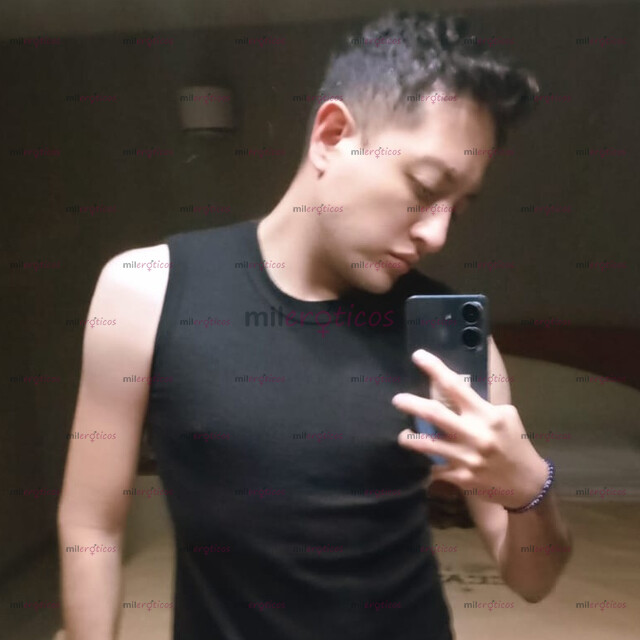 FOTOS DE JOVEN VARONIL Y DISCRETO, PERO BIEN ENTRON, FIESTERO , PARA SEXO ENTRE CABRONES.