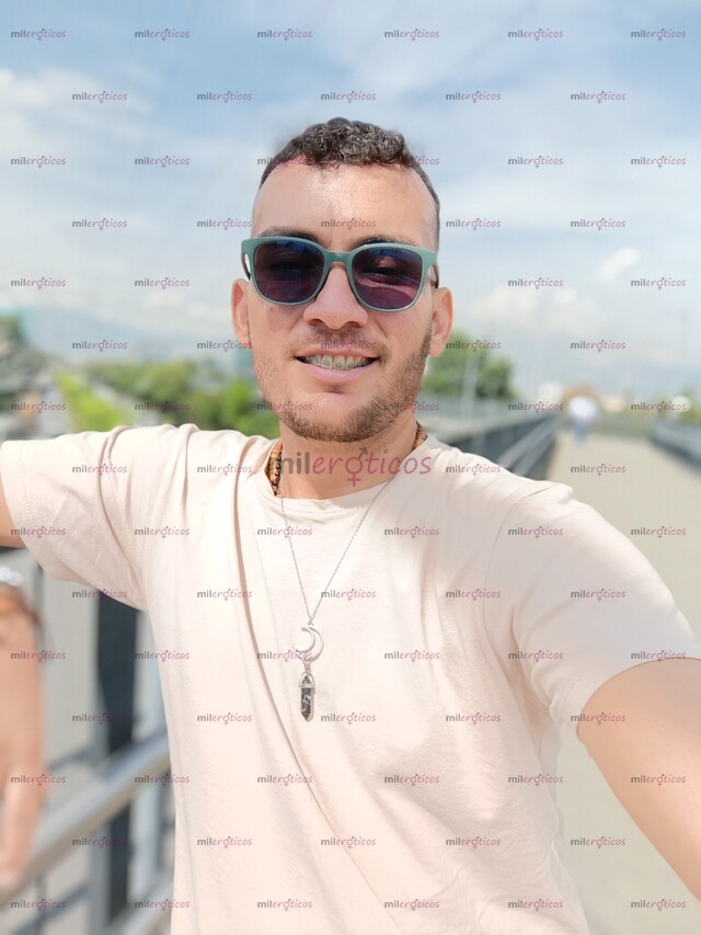 FOTOS DE SOY UN CHICO VERSÁTIL BUENA VERGA COMPLACIENTE AMABLE ME GUSTA CONOCER SALIR