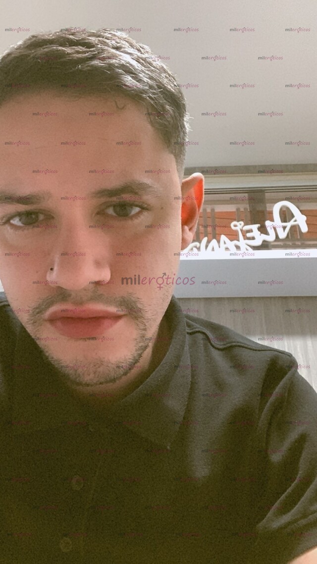 FOTOS DE JOVEN CALIENTE Y BIEN DOTADO! DISCRETO, GUAPO Y COMPLACIENTE.