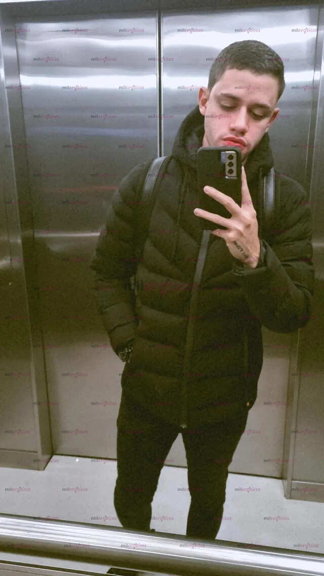 FOTOS DE JOVEN CALIENTE Y BIEN DOTADO! DISCRETO, GUAPO Y COMPLACIENTE.