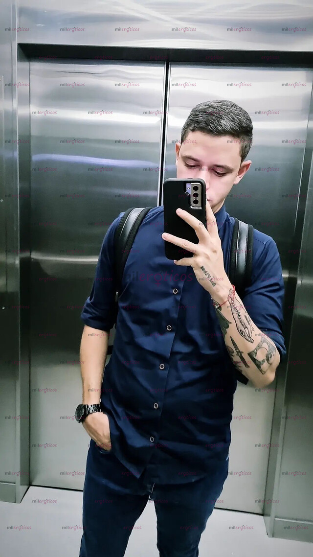 FOTOS DE JOVEN CALIENTE Y BIEN DOTADO! DISCRETO, GUAPO Y COMPLACIENTE.