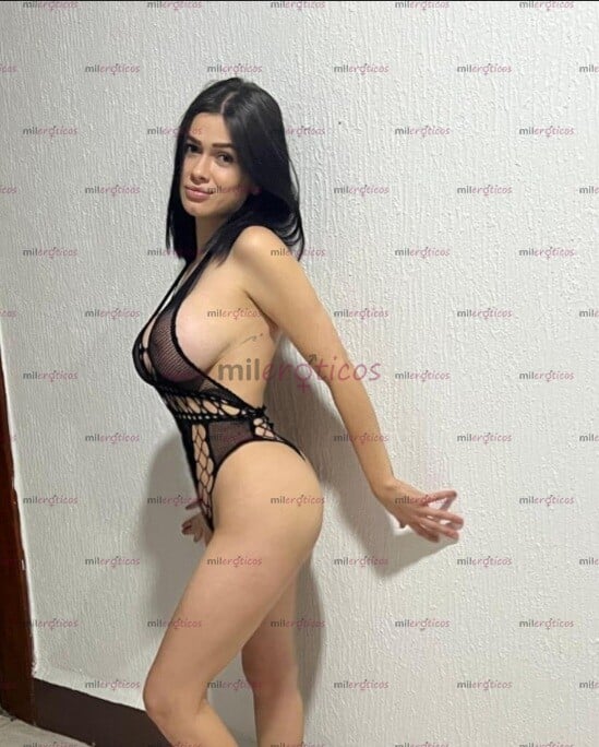 FOTOS DE HOLA, HERMOSA COLOMBIANA FLAQUITA GRANDES SENOS BLANCA DISPONIBLE PARA TI