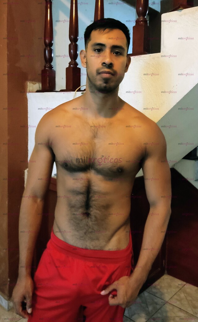 FOTOS DE HOMBRE EDUCADO Y CALIENTE DISPONIBLE PARA PAREJAS.