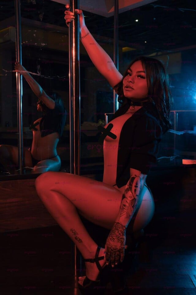 FOTOS DE MORENA COLOMBIANA DE CARITA BONITA Y LINDO CUERPO NATURAL