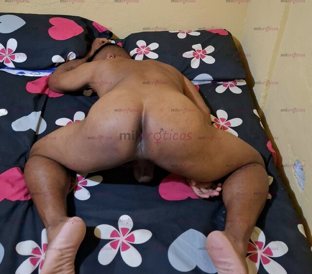 FOTOS DE MORENO ROBUSTOS DE BUENA COLA Y BUENA PRESENCIA