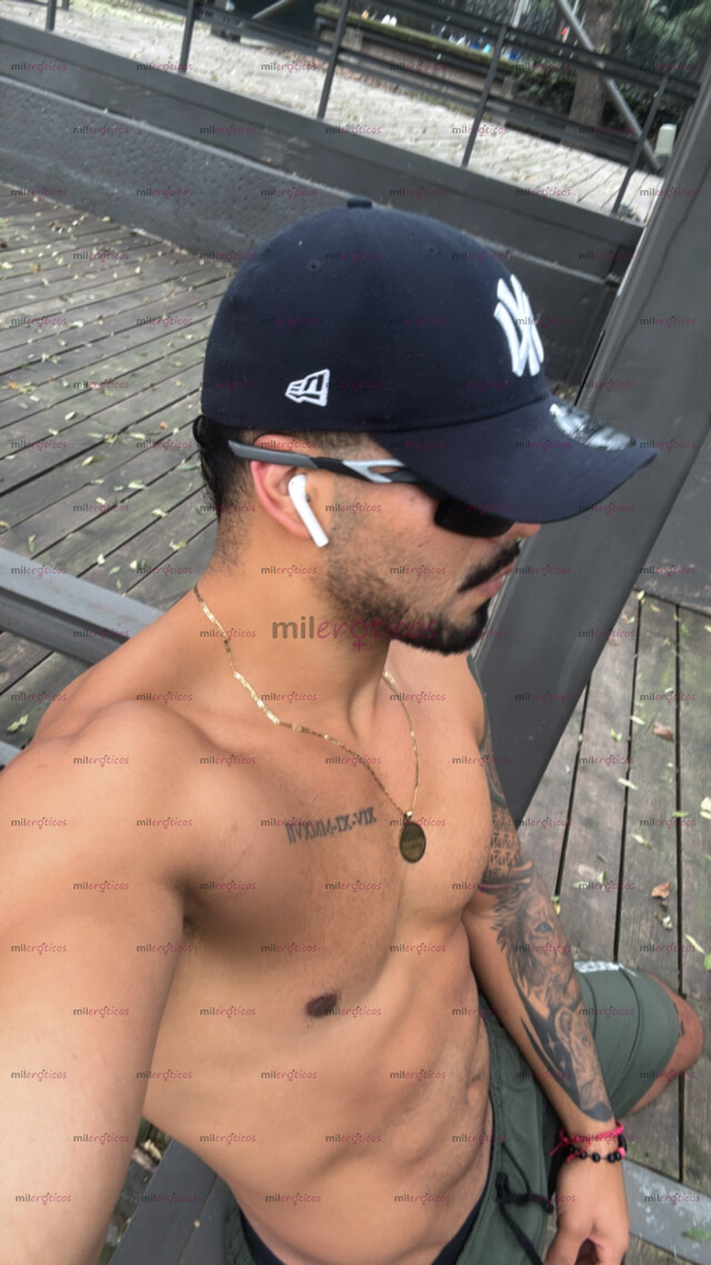 FOTOS DE MACHO BISEXUAL TATUADO VARONIL CALIENTE DISPONIBLE