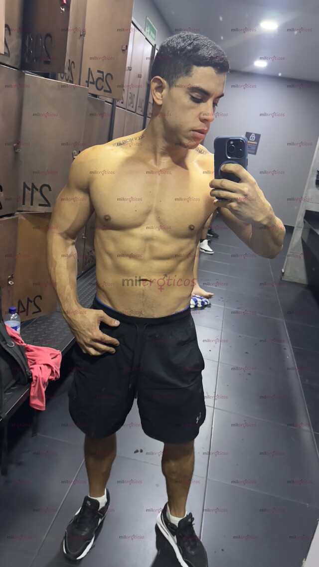 FOTOS DE XXL BRENZ VERGA GRUESA Y CURVA FULL LECHERA