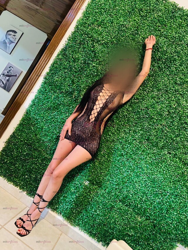 FOTOS DE ESQUISTA JOVEN DELGADITA,PIEL BLANCA,PELO NEGRO HERMOSO UFFF CITA PREVIA