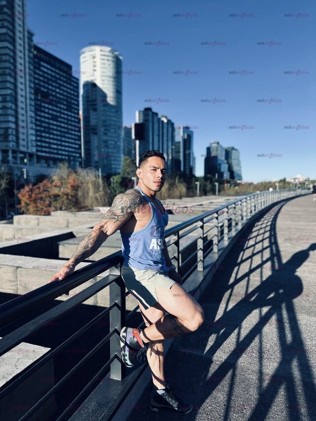 FOTOS DE MACHO LECHERO CANDENTE DE CUERPO ATLÉTICO DISPONIBLE