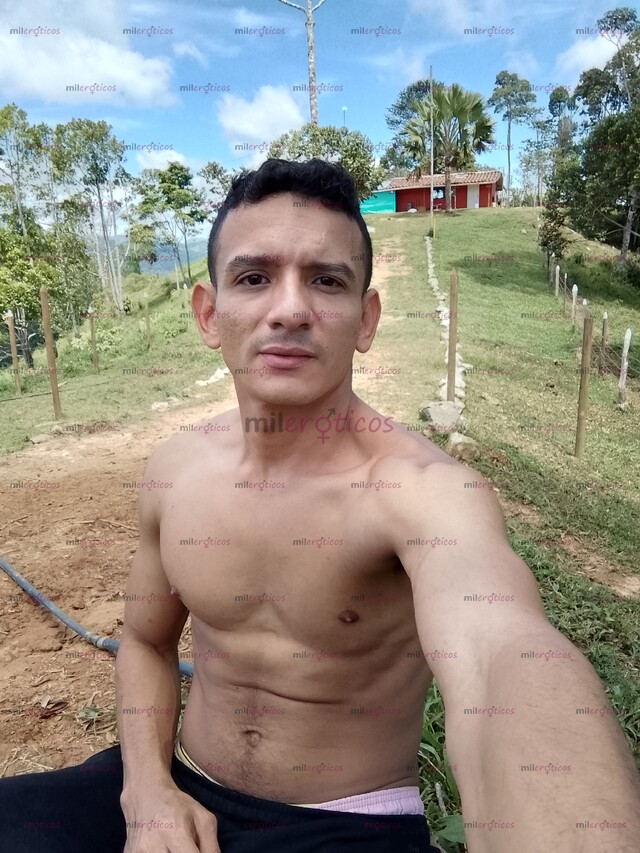 FOTOS DE COSTEÑO ARRECHO COMPLACIENTE CON SITIO PRIVADO VERSÁTIL CALIENTE