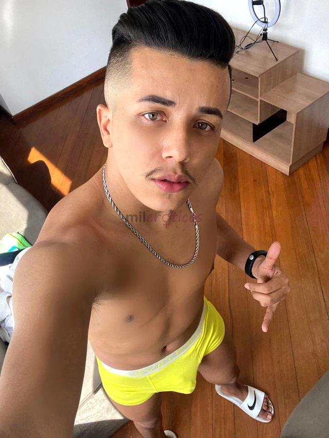 Novidade no ramo de acompanhantemagrinho pirocudo acompanhante de alto padrao assistente sexual educado simpatico agradavel sorridente garotao pauzudo...