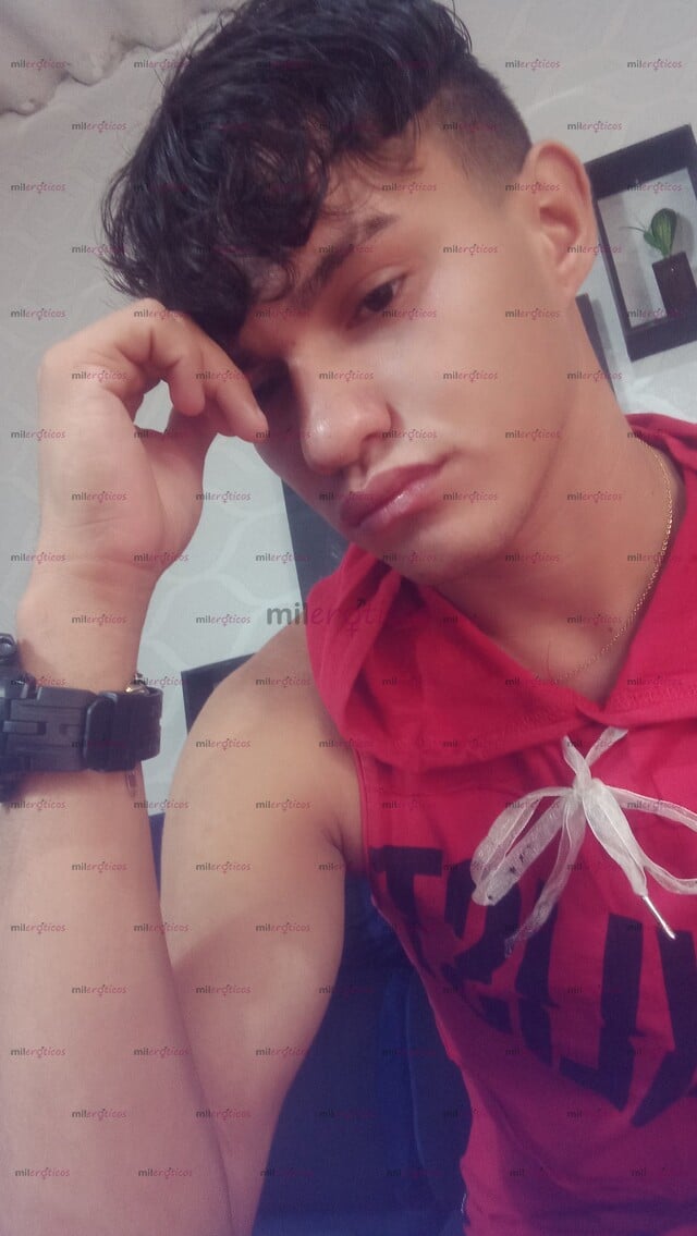 FOTOS DE MAN SERIO VERSÁTIL MASCULINO TRAGÓN LECHERO FULL MORBOSO
