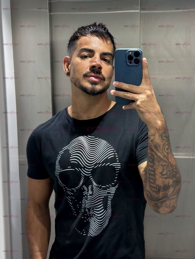 FOTOS DE HOMBRE MASCULINO, MASAJISTA PROFESIONAL DISPUESTO A DARTE PLACER, VARÓN A VARÓN.