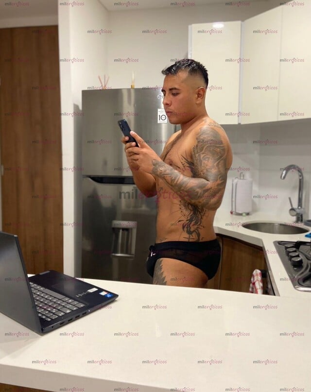 FOTOS DE BISEXUAL VARONIL DOMINANTE CUMPLO TUS FETICHES