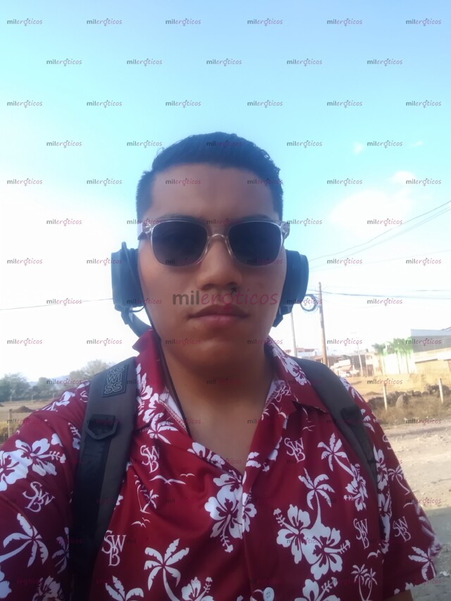 FOTOS DE UNA PERSONA QUE LE GUSTA PASARLA MUY BIEN Y LE GUSTA ESTAR BIEN ACOMPAÑADO