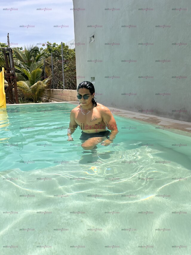 FOTOS DE JOVEN 24 AÑOS ATLÉTICO Y LISTO PARA LA ACCIÓN