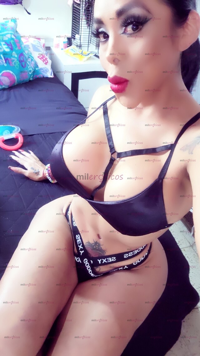 FOTOS DE DIISPONIBLE EN TU CD ..PAMELA INTER TRIOS FETICHES FULL TIME