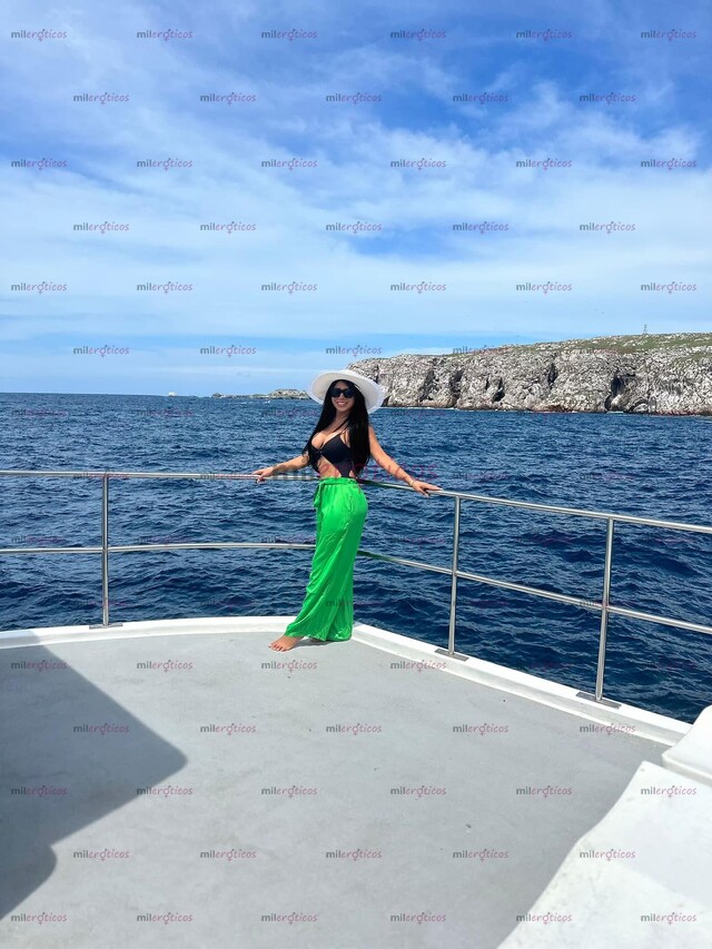 FOTOS DE TETAS GRANDES CON UNAS CURVAS QUE TE VOLVERÁN LOCO