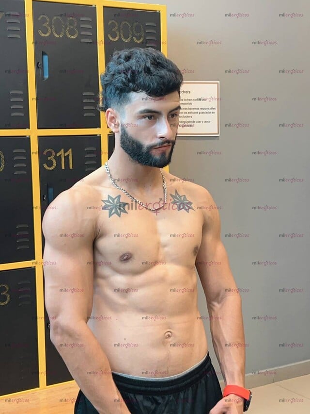FOTOS DE PASIVO ARRECHO Y TRAGON CON GANAS DE VERGA Y MORBO. BUEN CUERPO Y CULO RICO