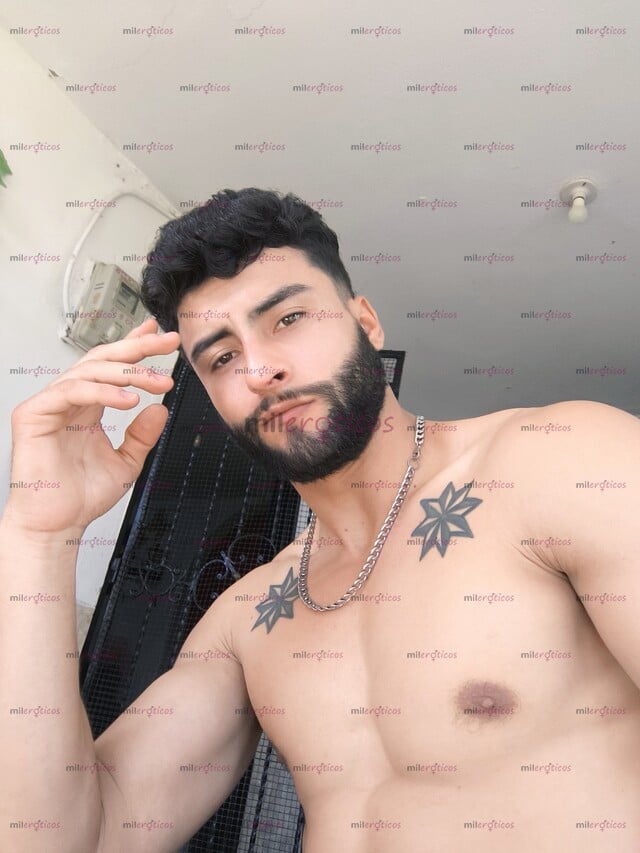 FOTOS DE PASIVO ARRECHO Y TRAGON CON GANAS DE VERGA Y MORBO. BUEN CUERPO Y CULO RICO