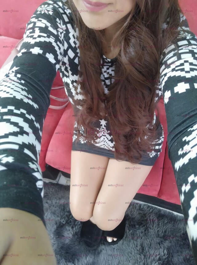 FOTOS DE CHICA FETICHISTA CON PIES BONITOS Y TRAVIESOS