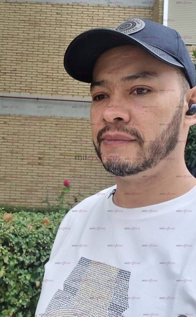 FOTOS DE SOY VARONIL DOTADO CON PERLAS EN LA VERGA COMPLACIENTE Y MUY CARIÑOSO