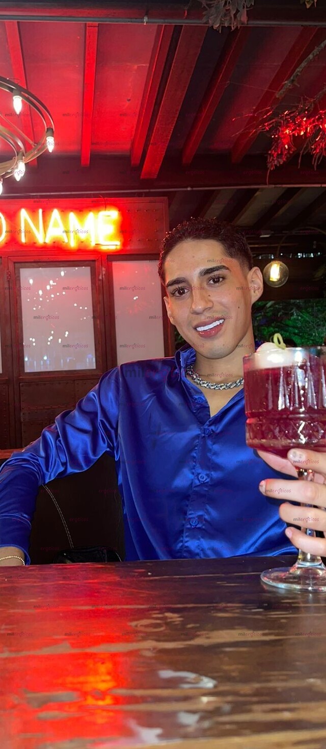 FOTOS DE HOLA MI NOMBRE ES MATEO TENGO 24 AÑOS SOY 100% VERSÁTIL ME GUSTA EL BUEN SEXO
