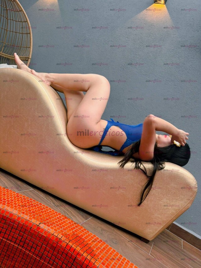FOTOS DE ME ENCANTA COMERMELA TODA ENTERA, NENA DE 19 AÑOS CON VAGINA ESTRECHA Y JUGOSA
