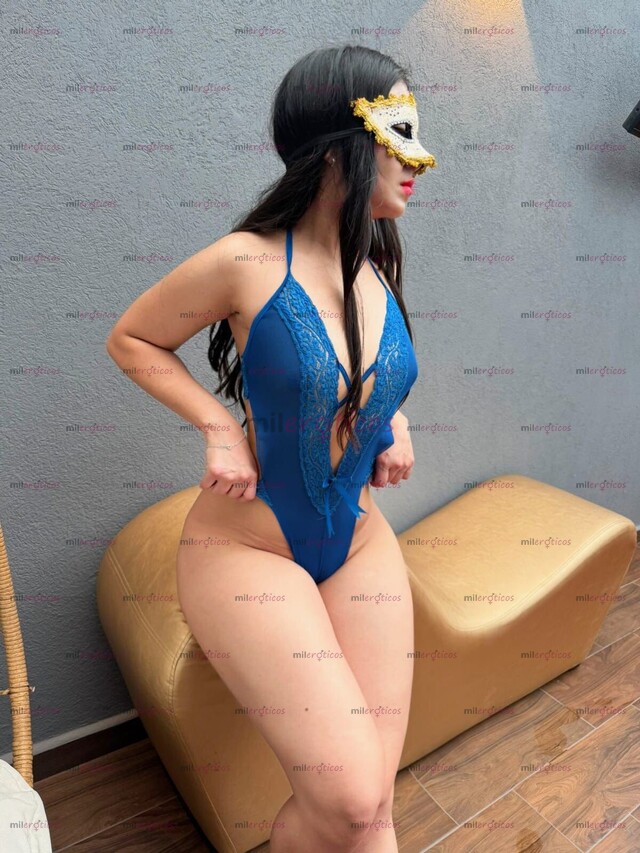 FOTOS DE ME ENCANTA COMERMELA TODA ENTERA, NENA DE 19 AÑOS CON VAGINA ESTRECHA Y JUGOSA