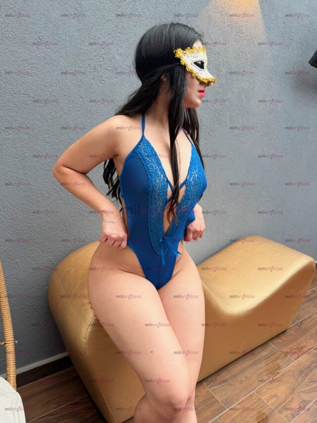 FOTOS DE ME ENCANTA COMERMELA TODA ENTERA, NENA DE 19 AÑOS CON VAGINA ESTRECHA Y JUGOSA