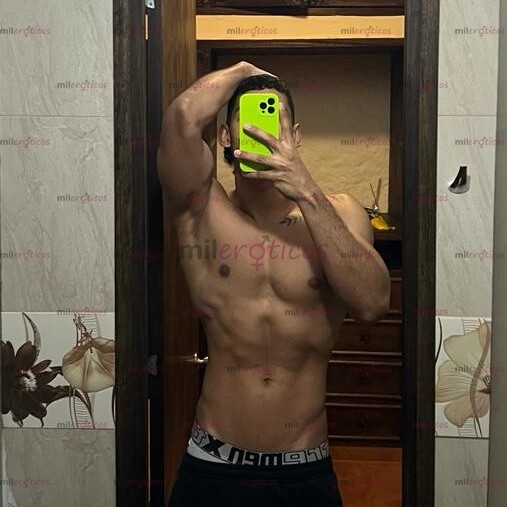 FOTOS DE JOVEN VERSATIL Y ATLETA DISPUESTO A EXPLORAR UN MUNDO NUEVO