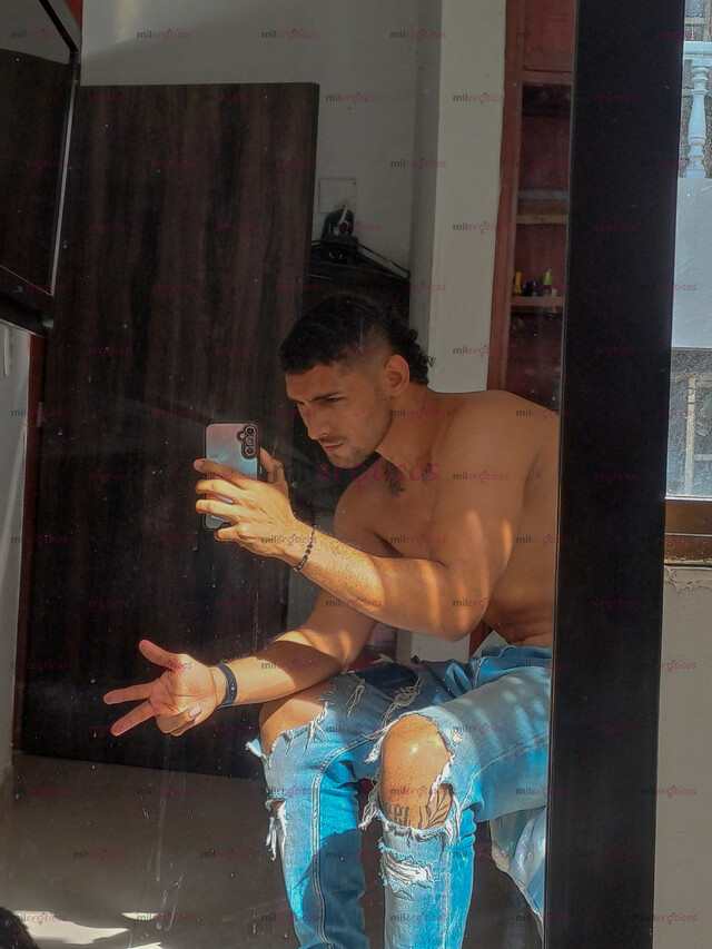 FOTOS DE JOVEN VERSATIL Y ATLETA DISPUESTO A EXPLORAR UN MUNDO NUEVO