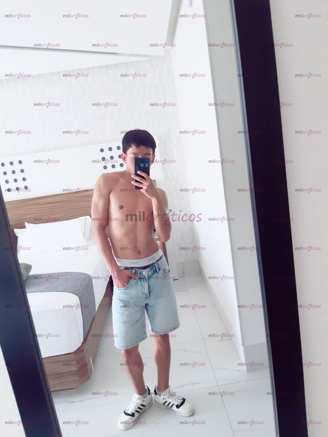 FOTOS DE COMETE MI DELICIOSO CULO O VERGA Y CUMPLES TUS FANTASIAS CON UN CHICO TWINK