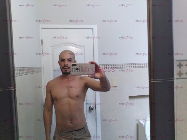 FOTOS DE CUBANO CALIENTE Y MORBOSO XXL. CON 21 CM DE DOTACIÓN, BIEN GRUESA Y LECHERO