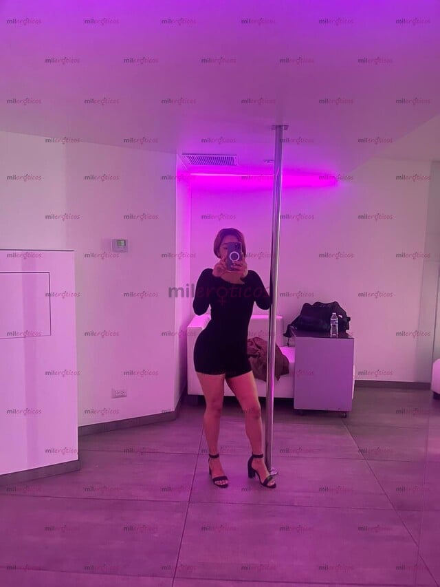 FOTOS DE FETICHES Y MÁS... TODA UNA DIABLITA SEXI PARA TI....