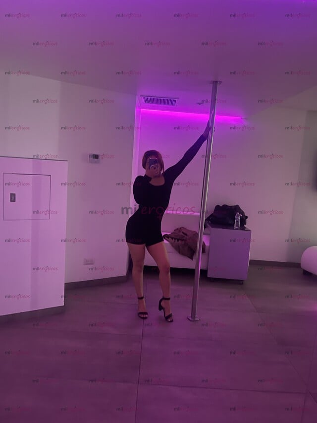 FOTOS DE FETICHES Y MÁS... TODA UNA DIABLITA SEXI PARA TI....