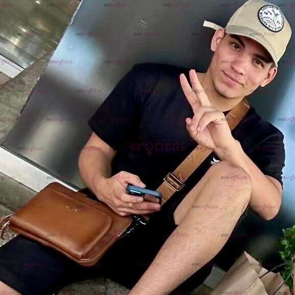 FOTOS DE CHICO NUEVO EN LA CUIDAD CON PORTE DE ATLETA Y DOTADO