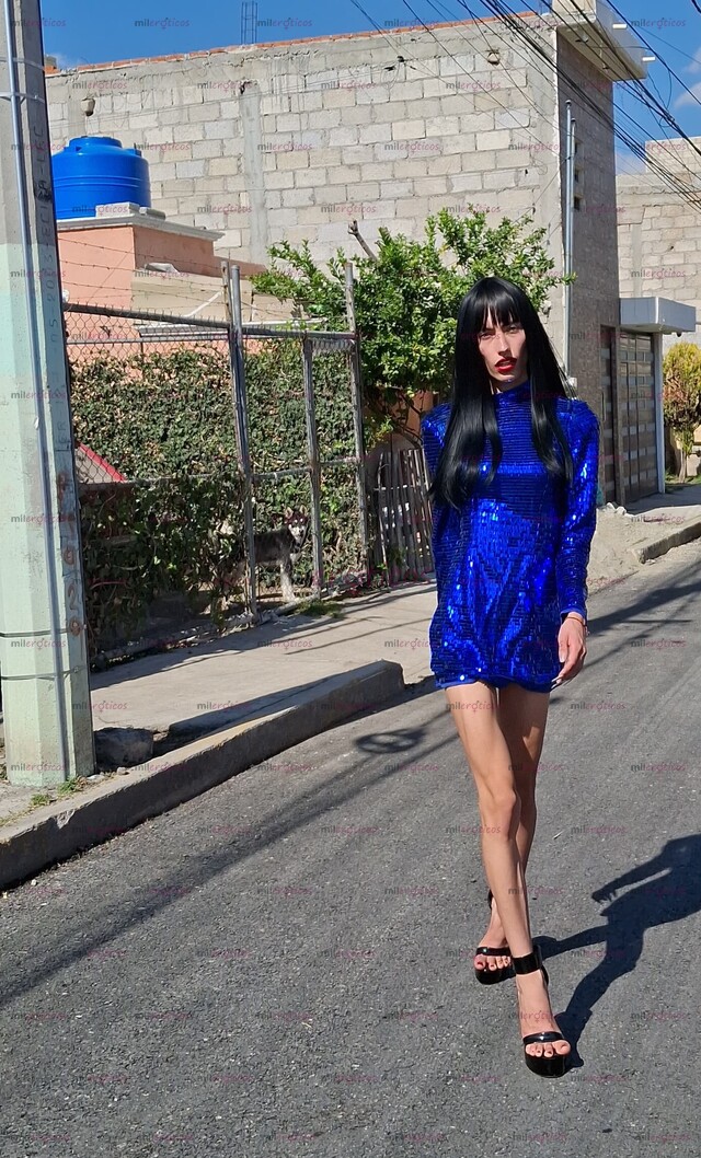 FOTOS DE BLUE EYES. PRETTY GIRL, 20 YEAR OLD GIRL. TRANS GIRL