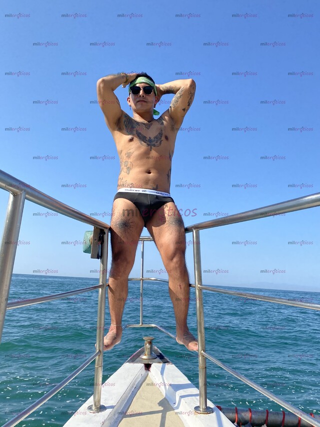 FOTOS DE CHICO GUAPO TATUADO 22 CM GRUESA LECHOSA CON LUGAR