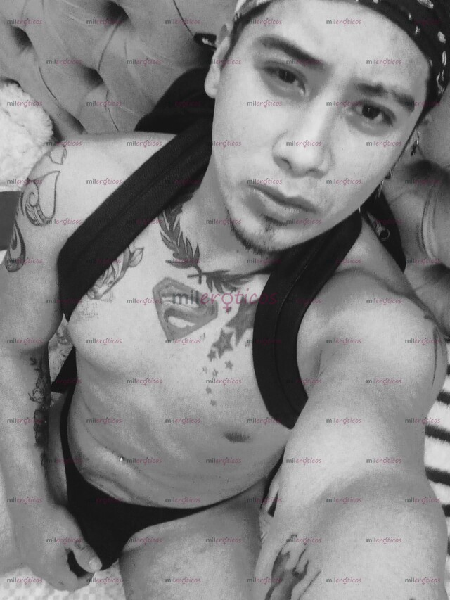 FOTOS DE CHICO GUAPO TATUADO 22 CM GRUESA LECHOSA CON LUGAR