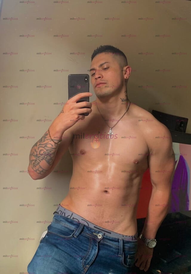 FOTOS DE DEPORTISTA ALTO Y TATUADO DE CALIDAD DEPORTISTA MORBOSO CONTACTAME